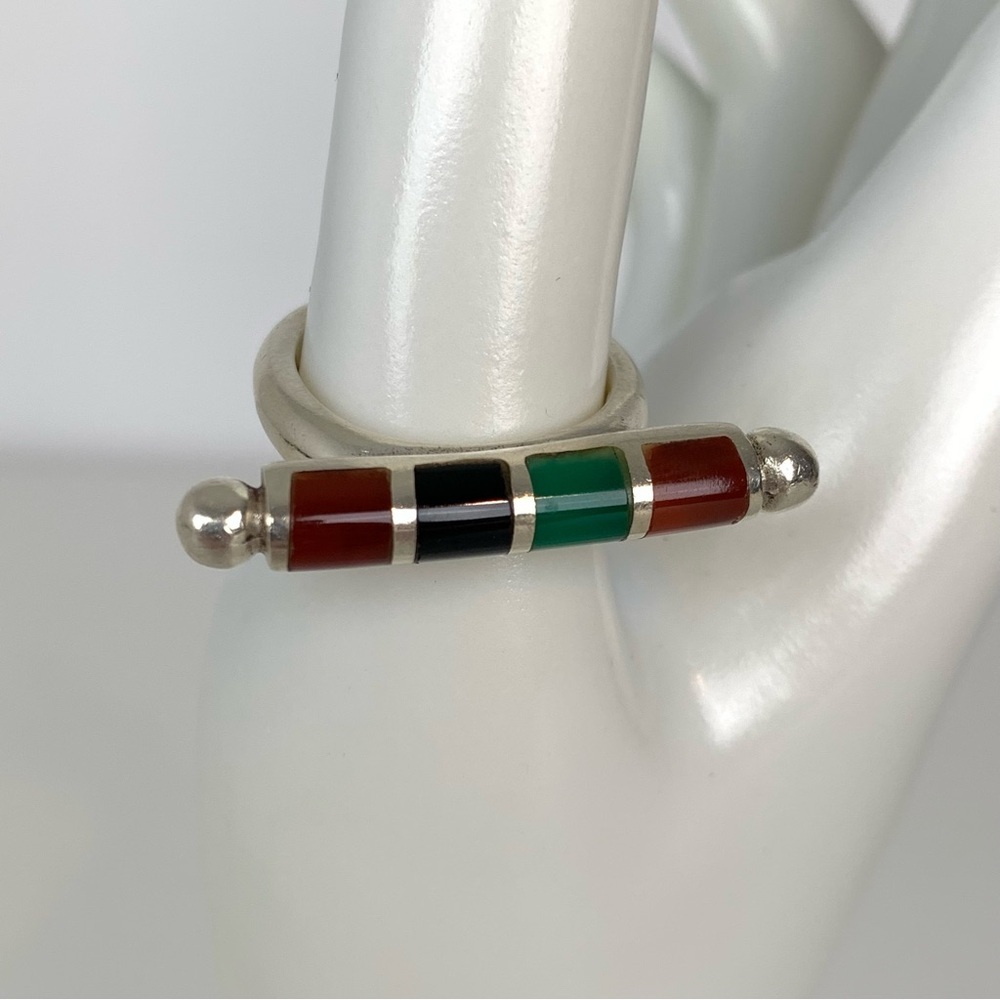 Sterling Silver Ring Multistone Bar Sz 7.5 Stamped 925 Red Green Black Vtg - Picture 2 of 11